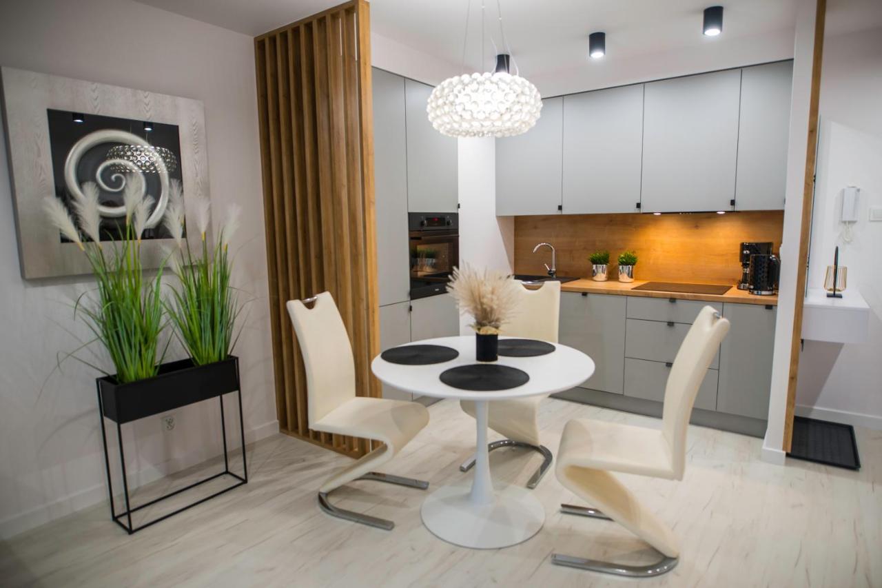 Nowoczesny Apartament Ludova Biskupiec  Esterno foto